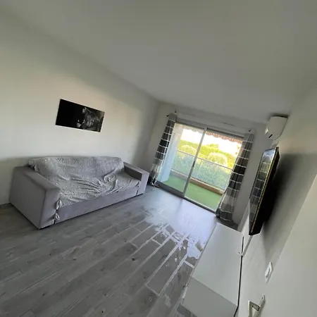 F2 1er Etage Апартаменты Антиб
