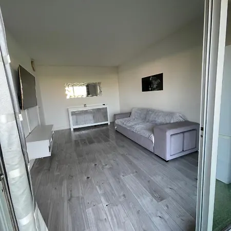 F2 1er Etage Apartment Antibes