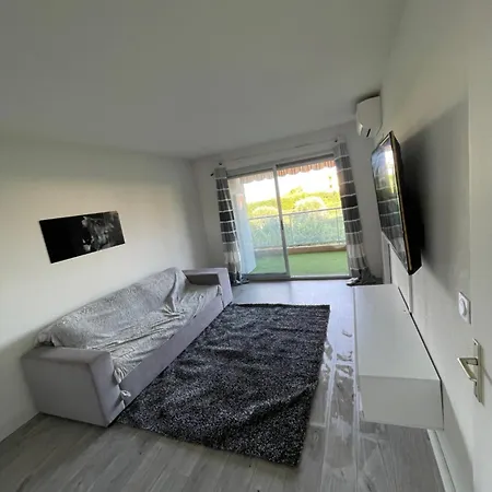 F2 1er Etage * Antibes